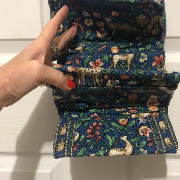 Vera Bradley cross body wallet/purse - Picture 3 of 5